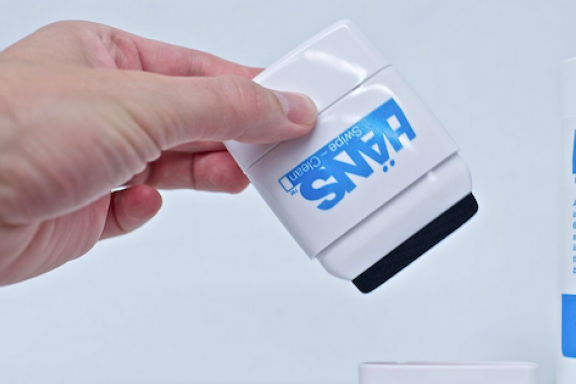 Image for article: Hans: Screen Deodorant for Your iPhone
